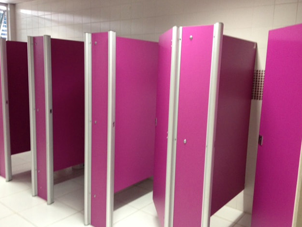 Divisória sanitária em laminado rosa pink