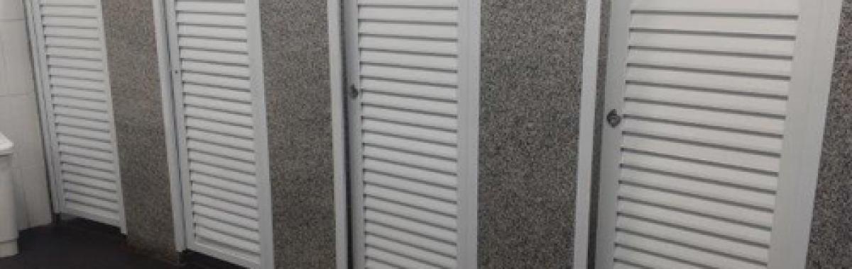 Porta De Alumínio Para Divisórias Sanitárias