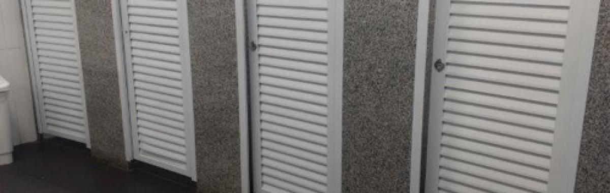 Portas De Alumínio Para Banheiros Coletivos