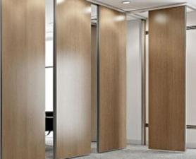 Divisória Retrátil Articulada