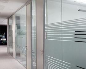 Divisórias De Vidro Com Alumínio
