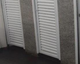 Portas De Alumínio Para Banheiros Coletivos